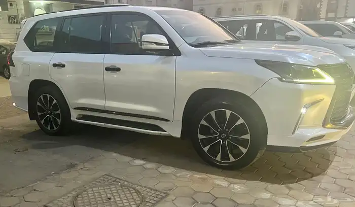 جيب لكزس 2019 بلاك دشن اصل 5