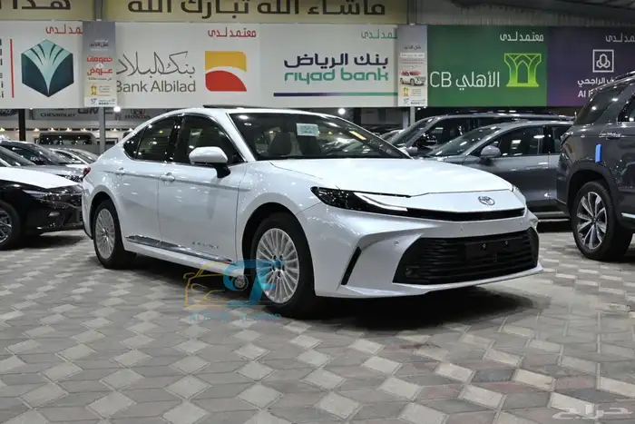 كامري LE بنزين 2025 11