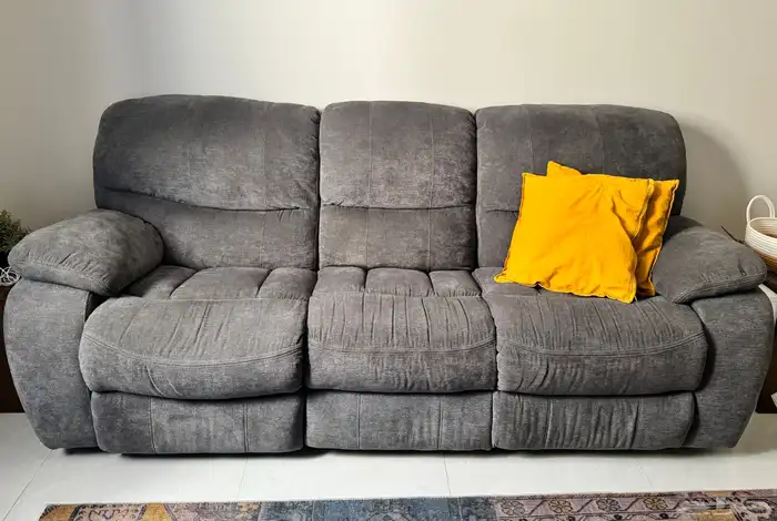 كنبه 3 مقاعد من هوم سنتر للبيع 0