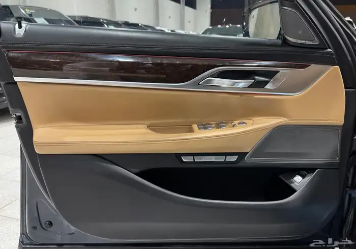 بي ام دبليو 740 ال اي موديل 2016 فل كامل 15