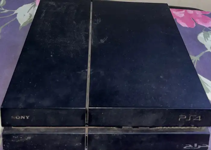 سوني فور ومع يدين واربع اشرطه 4