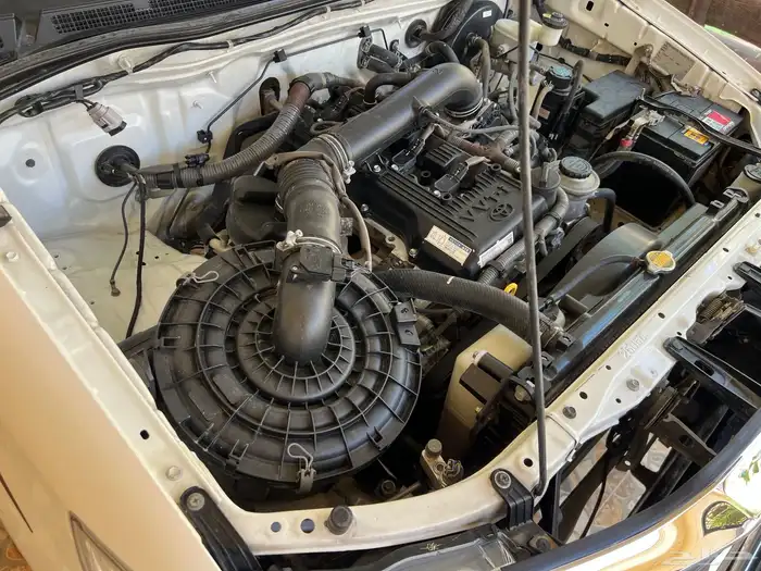 هايلوكس غمارة المديل 2015 فل كامل سعودي عبداللطيف جميل 89