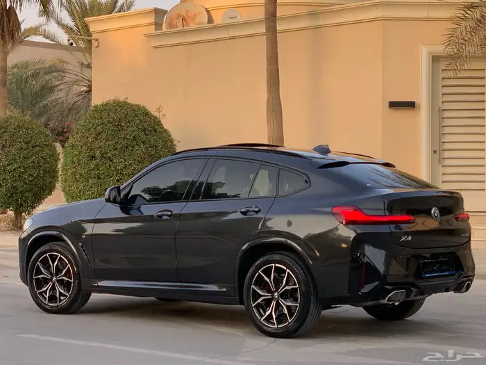 BMW X4 2022 M kit بحالة الوكالة 5