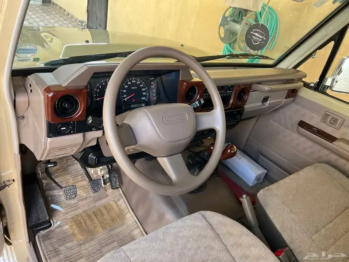 جيب شاص 2009 مخزن بريمي سلق 11 ريشه فل كامل ونش دفلوك 32