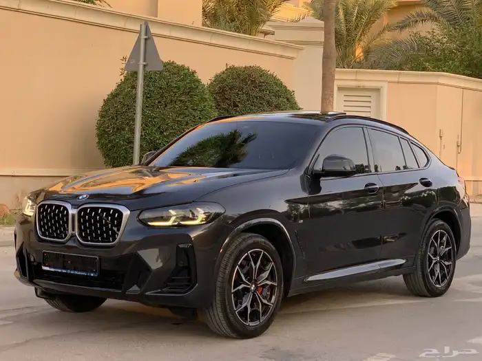 BMW X4 2022 M kit بحالة الوكالة 2