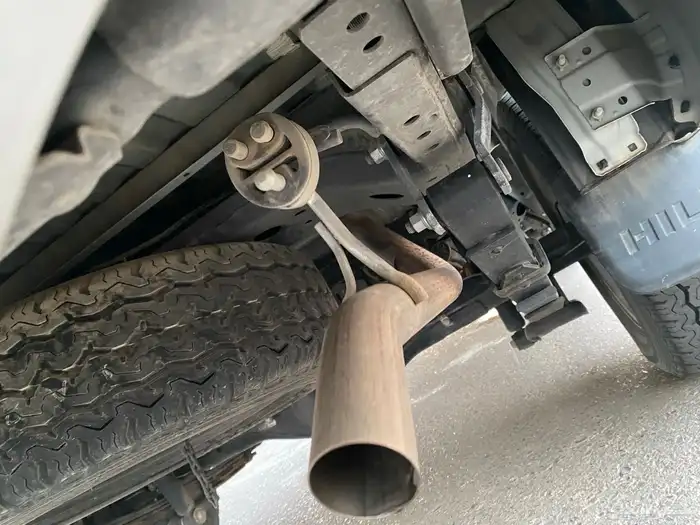 هايلوكس 2018وكاله مخزنه قير عايدي بدون دبل 44