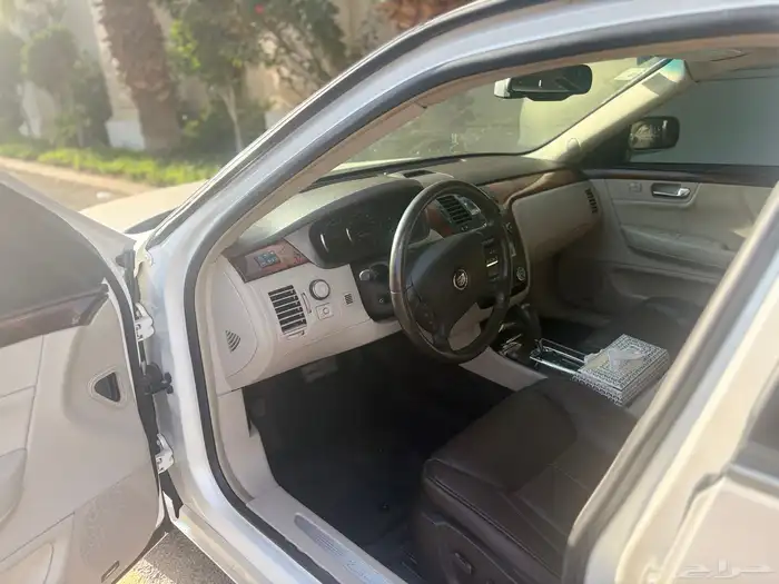 كاديلاك DTS 2011 مخزن وبحالة الوكالة 5