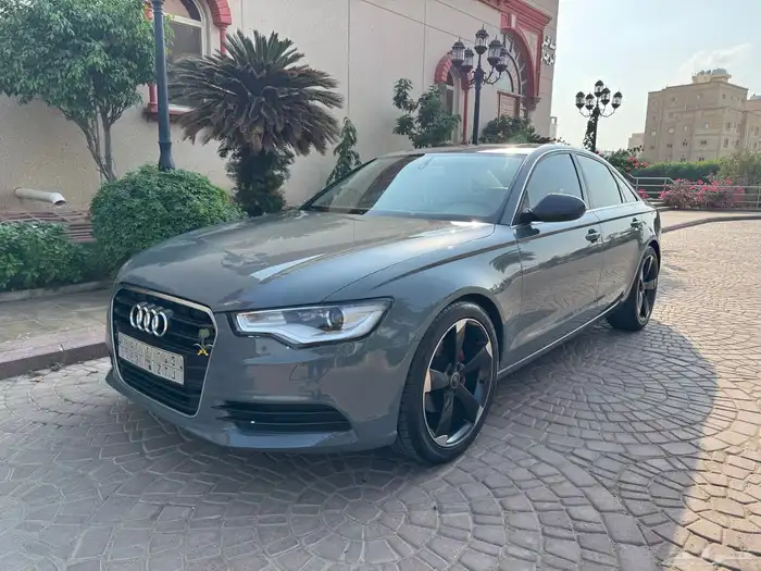 للبيع أودي A6 موديل 2012 نظيفه 1