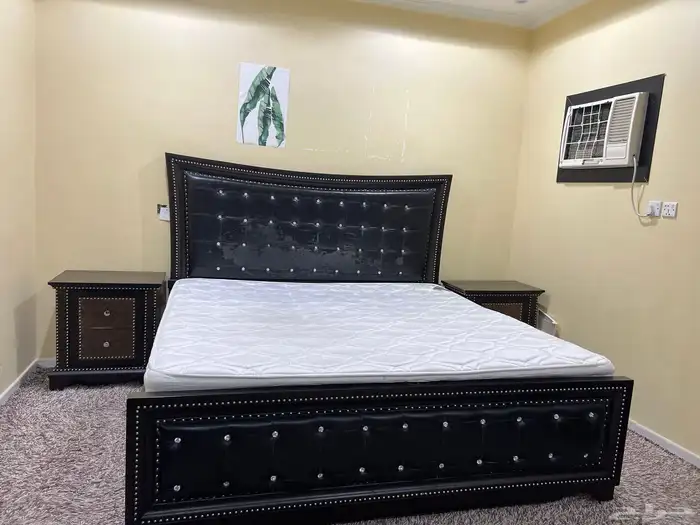 غرفه نوم للبيع مكونه من سرير وخزانه وتسريحه وشوفنيره نظيفه 4