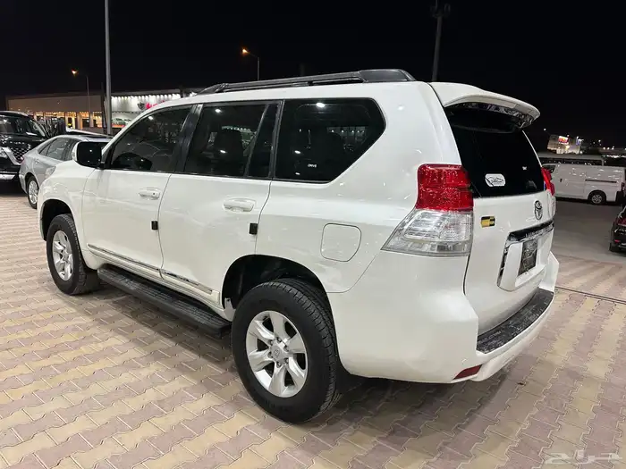 تويوتا برادو موديل 2011 نظيف 25