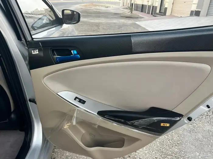 اكسنت 2016 نظيف للغاية مخزن 14