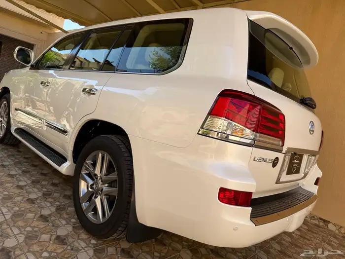 جيب لكزس المديل 2014 مخزن سعودي عبداللطيف جميل الدفعة الأول 11