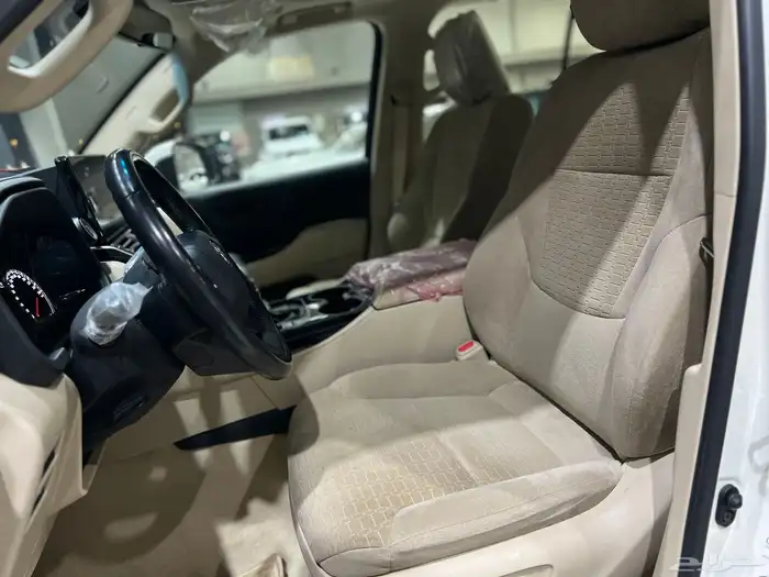 تويوتا لاندكروزر GXR موديل 2024 14