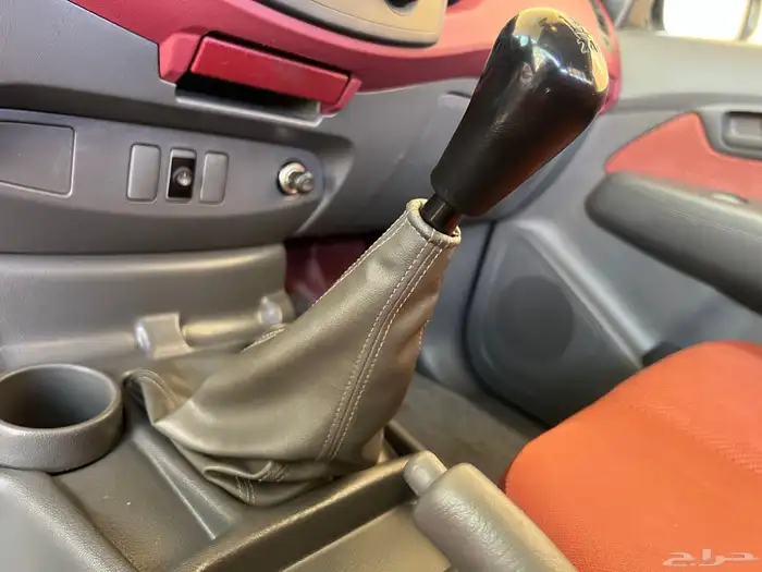 هايلوكس غمارة المديل 2015 فل كامل سعودي عبداللطيف جميل 37