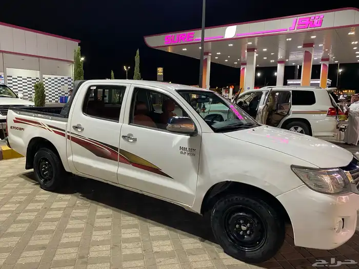 السلام عليكم اعرض لكم هايلكس موديل 2012 قير تماتيك 1