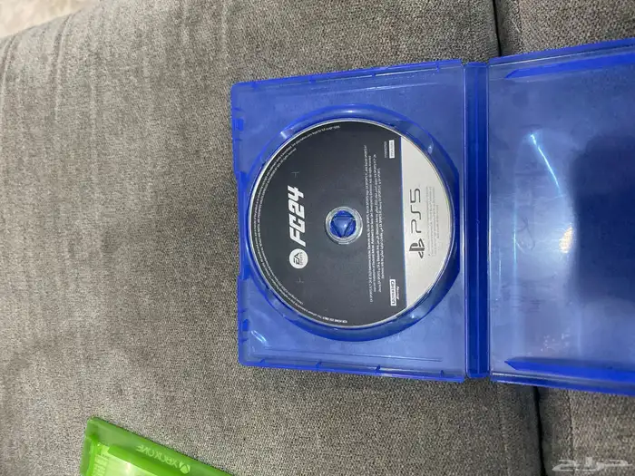 فيفا 24 نظيف ما لعبت فيه إلا أربع مرات بسبب البيع محتاج 0