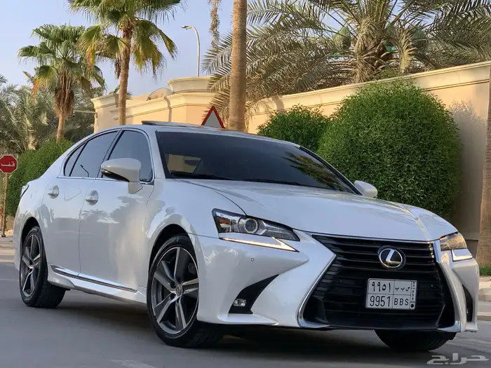 لكزس GS300 موديل 2018 بحالة الوكاله ممشى 28 الف 1