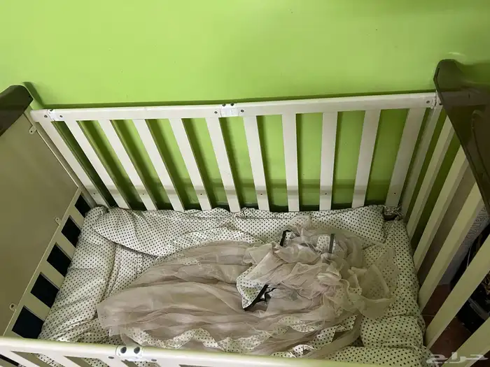 سرير حديد للبيبي مع ستاره 1