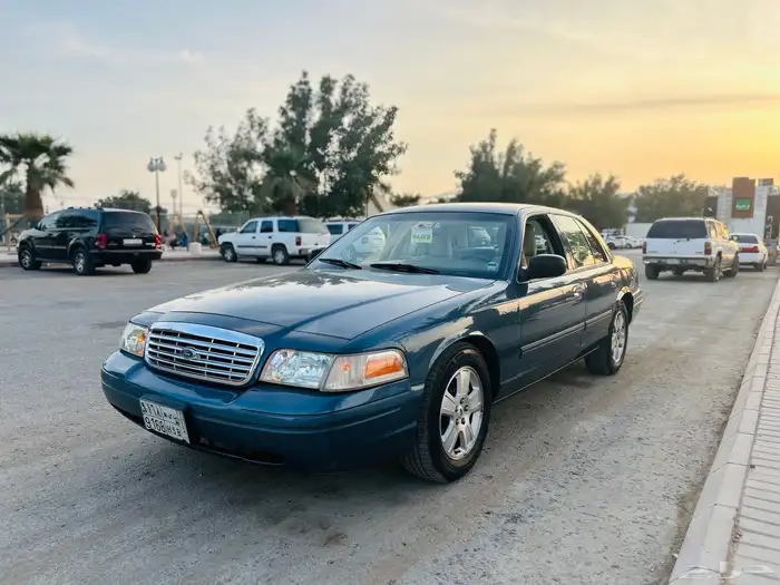 فورد فكتوريا 2011 سعودي كحلي داخل هلوز نضيف بدي وكالة 2