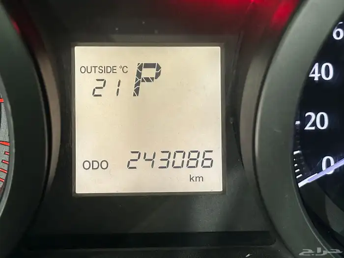 تويوتا برادو موديل 2011 نظيف 11