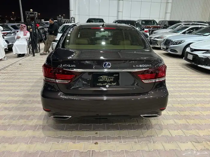 لكزس LS600 h موديل 2015 فل كامل هايبرد 35