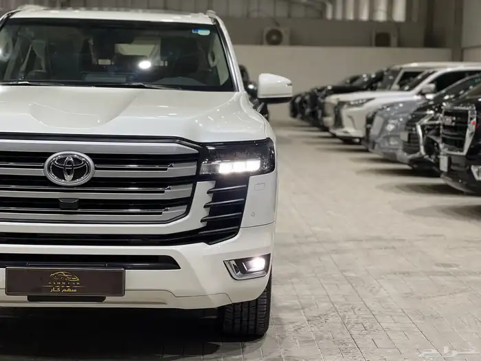 تويوتا لاندكروزر GXR موديل 2024 3