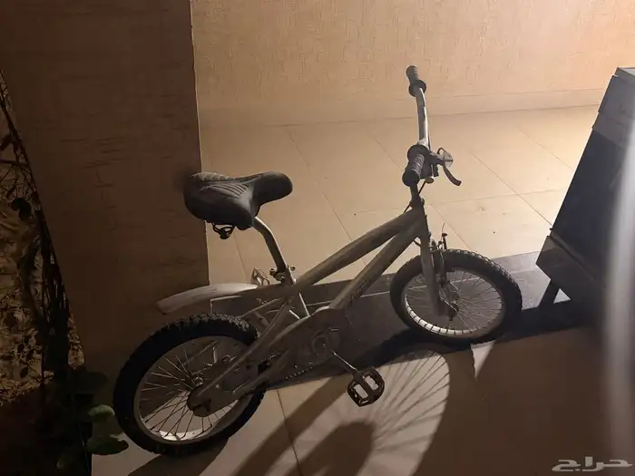 سيكل كوبرا اصلي حديد و مرتبه طبية اصلية السعر 150 0