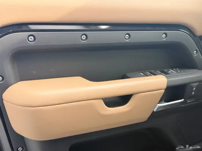 لاندروفر ديفندر HSE موديل 2025 نظام 50-50 6