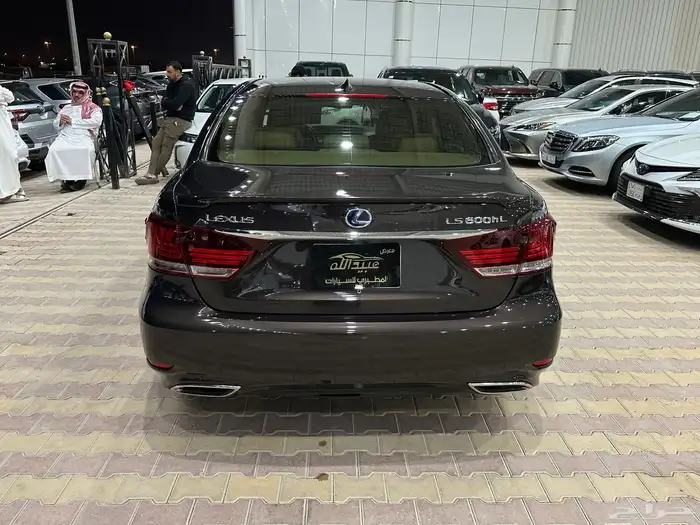 لكزس LS600 h موديل 2015 فل كامل هايبرد 34