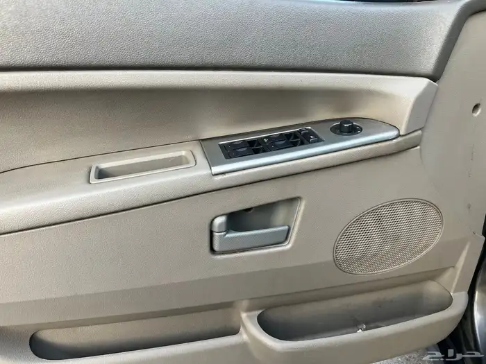 جيب شيروكي 2005 فل V8 14