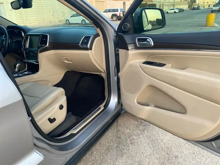 جيب جراند شيروكي اخوو الجديد نادر بنظافته 9