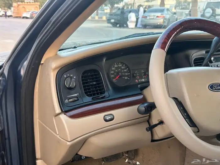 فورد فكتوريا 2011 سعودي كحلي داخل هلوز نضيف بدي وكالة 46