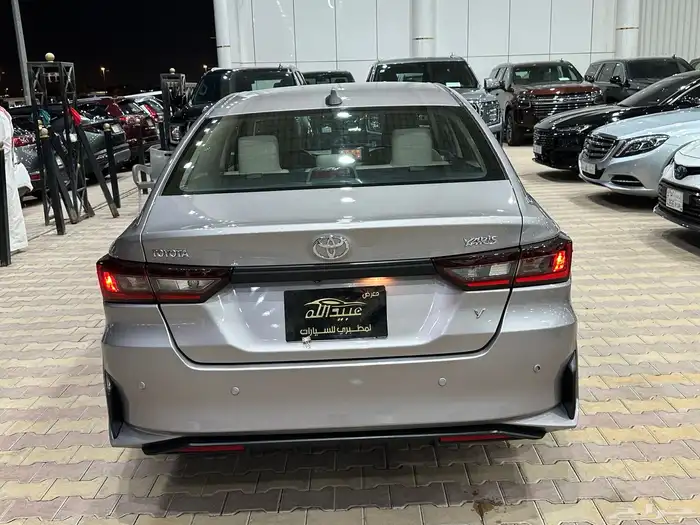 تويوتا يارس موديل 2023 استاندر 17