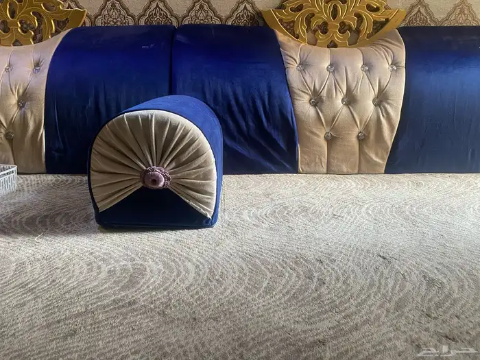 طقم مساند عدد 6 و2زوايا و4مراكي شبه جديد للبيع 3