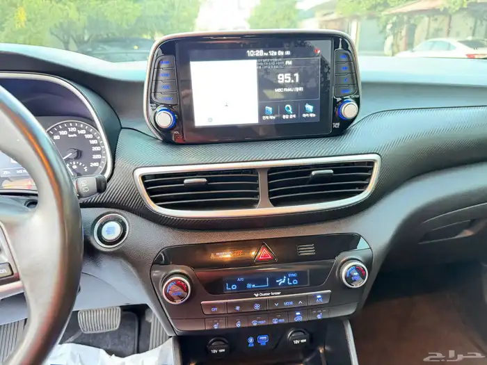 للبيع توسان 2020 بنزين بطاقه جمركيه وارد كوريا 16