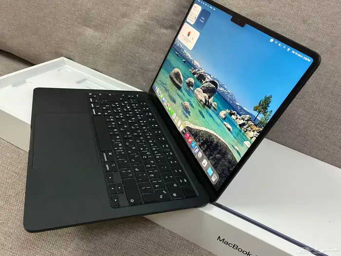 ماك بوك اير معالج m2 نظيف جدا 8