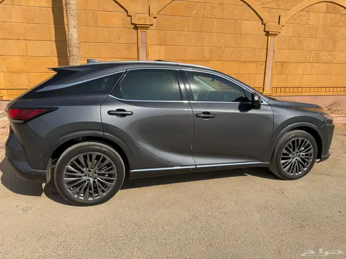 لكزس RXBH هايبرد 2024 للبيع بلاتينيوم 8