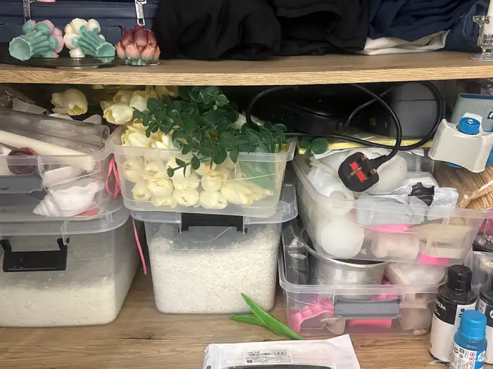 اداوت مشروع شموع كامله متكامله من شمع والوان وقوالب وتزيين 1