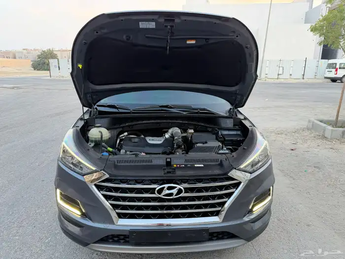 للبيع توسان 2020 بنزين بطاقه جمركيه وارد كوريا 10