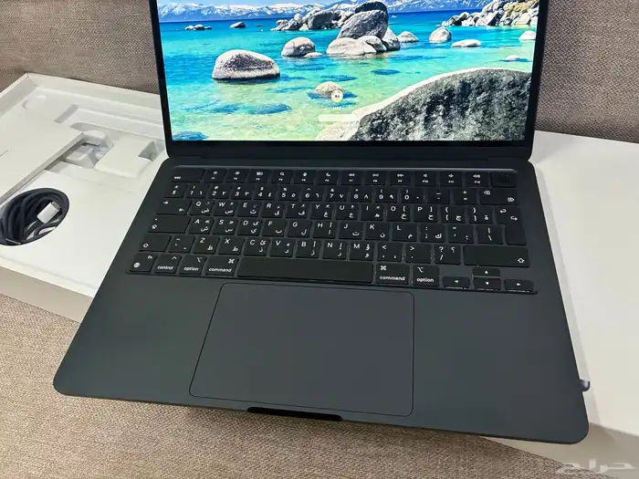 ماك بوك اير معالج m2 نظيف جدا 2