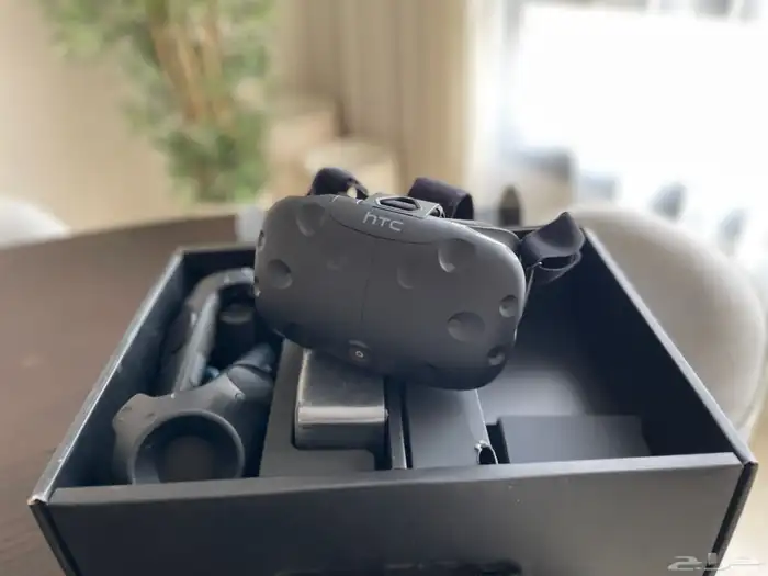 نظارة HTC Vive مع كامل المرفقات   بحالة ممتازة 5