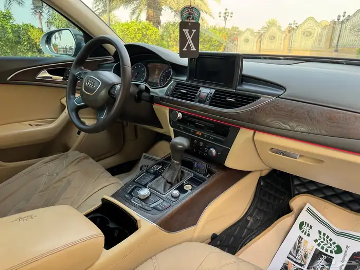 للبيع أودي A6 موديل 2012 نظيفه 12