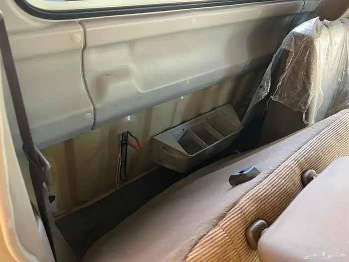 جيب شاص 2009 مخزن بريمي سلق 11 ريشه فل كامل ونش دفلوك 65