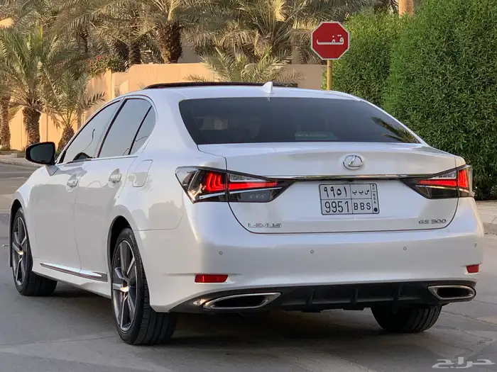 لكزس GS300 موديل 2018 بحالة الوكاله ممشى 28 الف 16