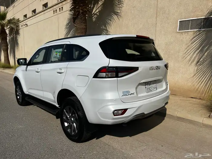ISUZU MU-X 5