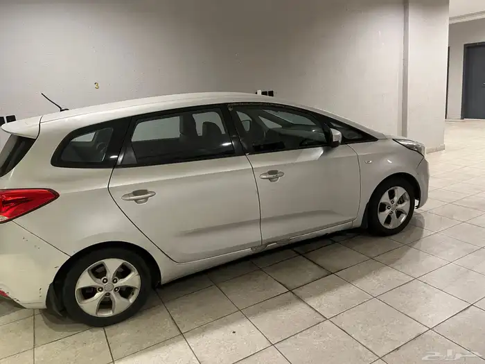 للبيع كيا كارينز 7