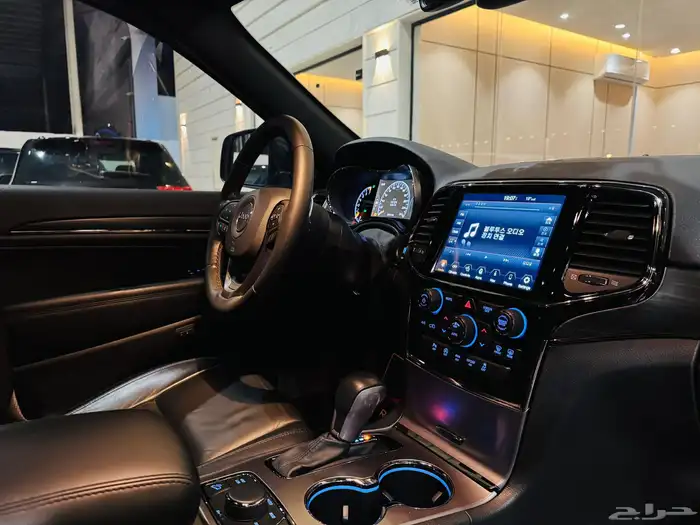 شيروكي لمتد X فل كامل بطاقه جمركيه نظيف جدا 9