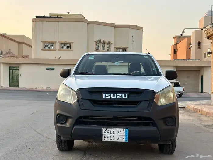 ايسوزو ديماكس 2018 نظيف للبيع 3