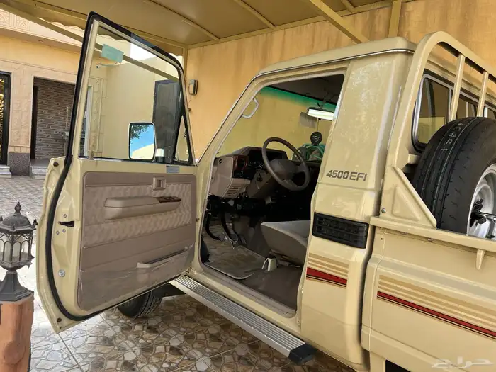 جيب شاص 2009 مخزن بريمي سلق 11 ريشه فل كامل ونش دفلوك 31