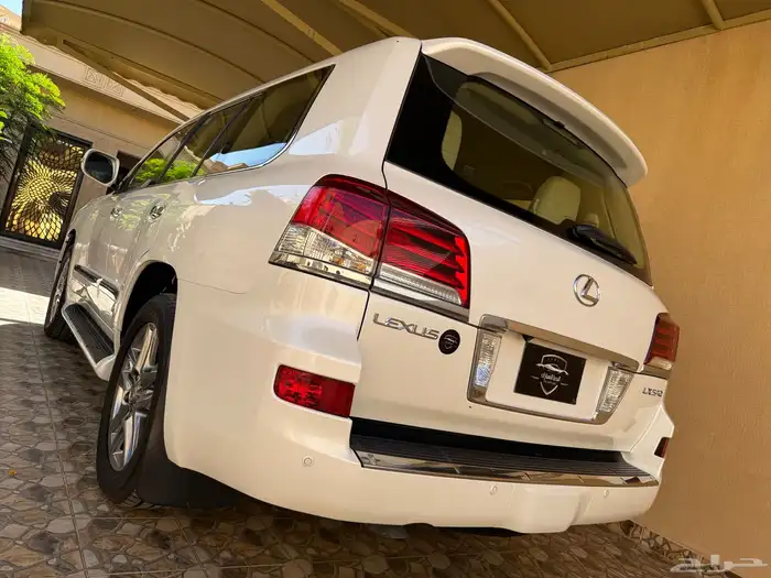 جيب لكزس المديل 2014 مخزن سعودي عبداللطيف جميل الدفعة الأول 26